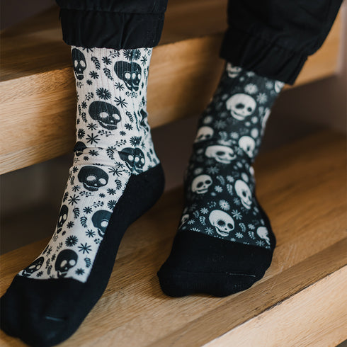 Κάλτσες #doyoudaresocks Digital Printed SuperSport Black & White Skulls (code 70035)